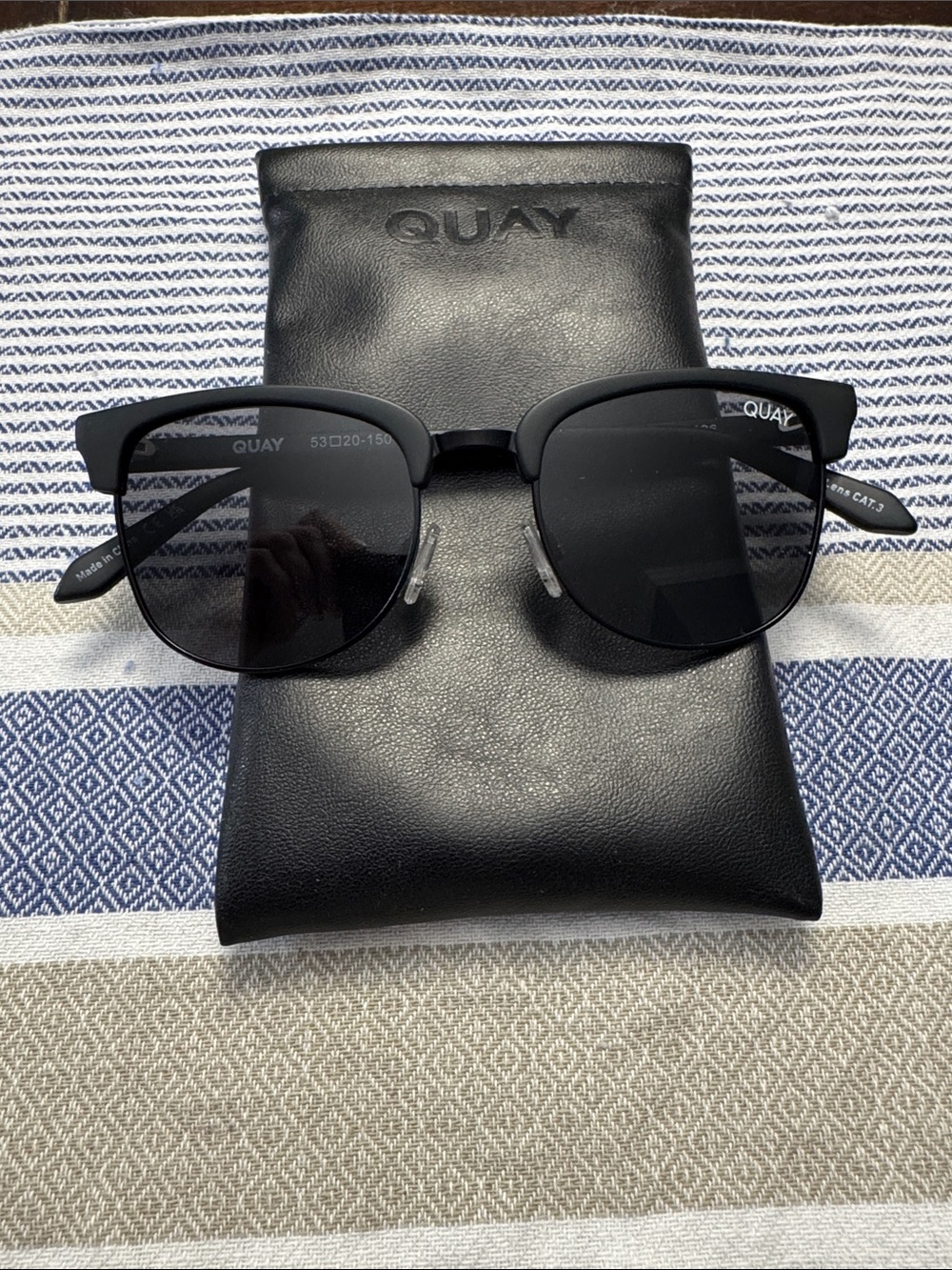 Quay Black Round Sunglasses
